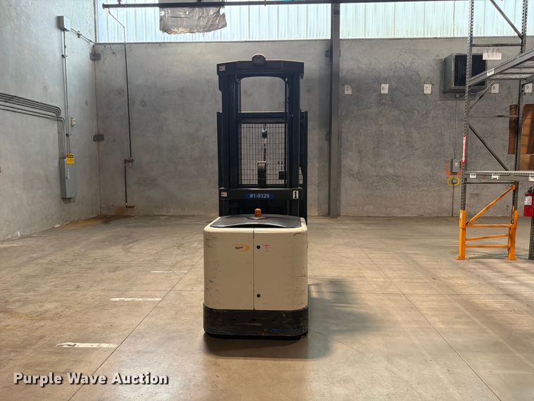 image for item FB8211 2019 Crown SP3520-30 order picker