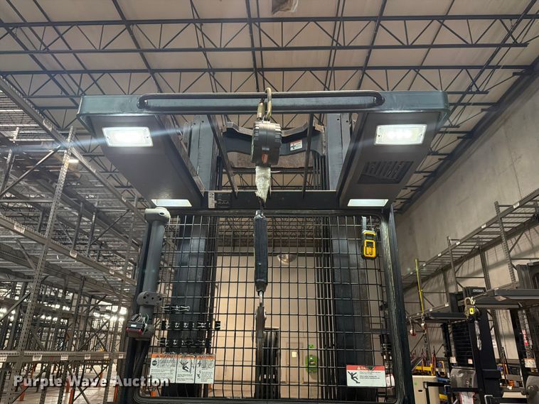 image for item FB8211 2019 Crown SP3520-30 order picker