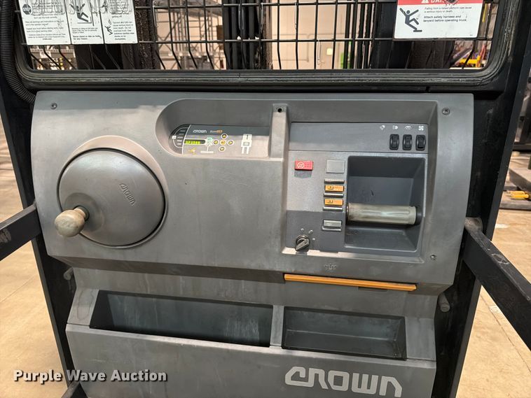 image for item FB8211 2019 Crown SP3520-30 order picker