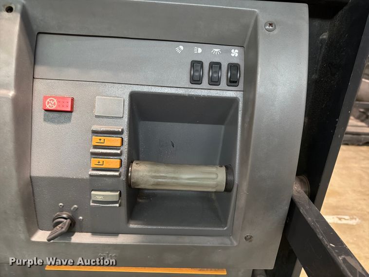 image for item FB8211 2019 Crown SP3520-30 order picker