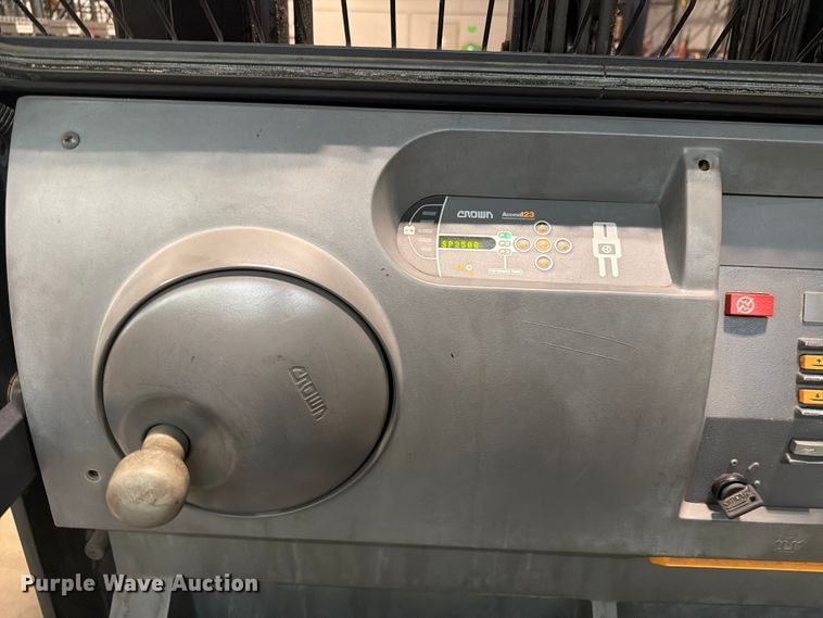 image for item FB8211 2019 Crown SP3520-30 order picker