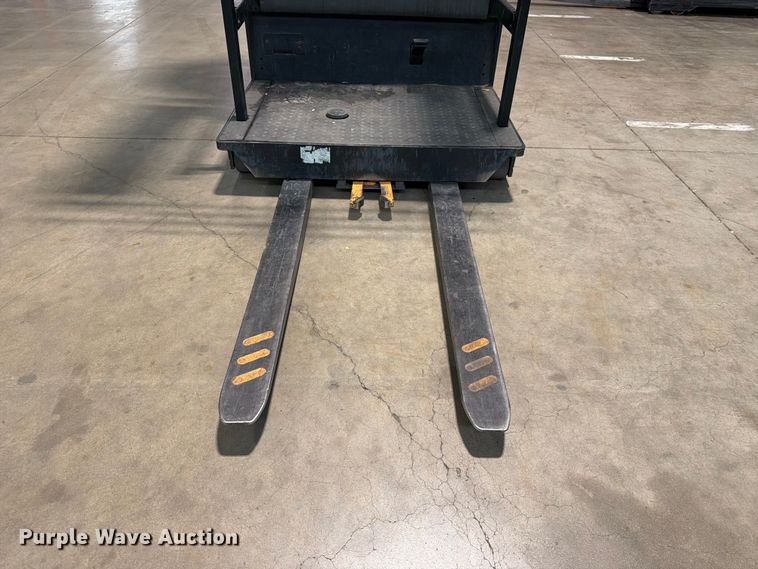 image for item FB8211 2019 Crown SP3520-30 order picker