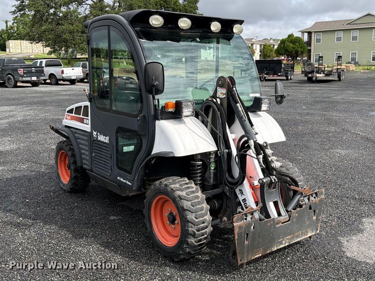 image for item FB8213 2015 Bobcat Toolcat 5610 utility vehicle
