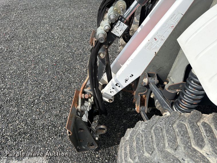 image for item FB8213 2015 Bobcat Toolcat 5610 utility vehicle
