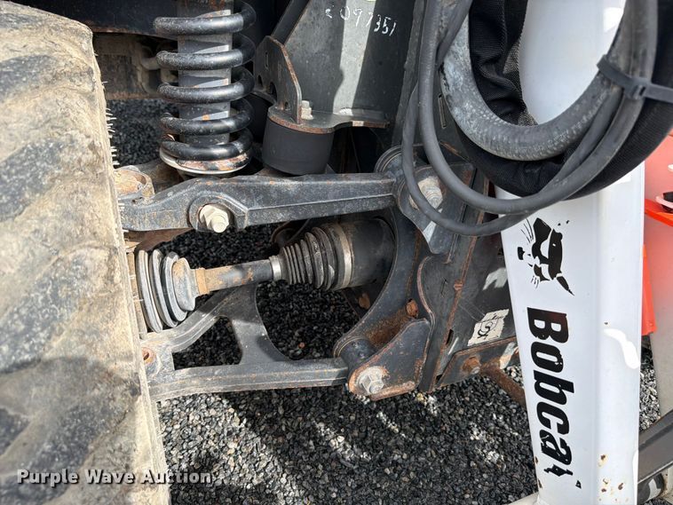 image for item FB8213 2015 Bobcat Toolcat 5610 utility vehicle
