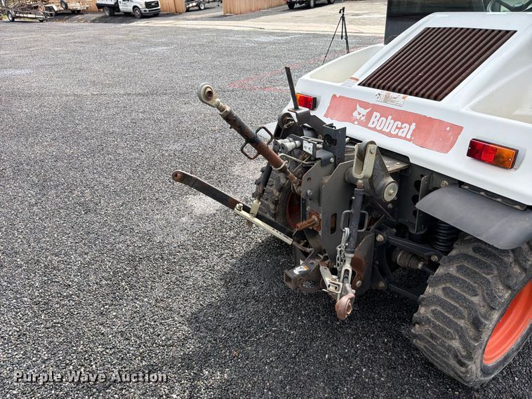 image for item FB8213 2015 Bobcat Toolcat 5610 utility vehicle
