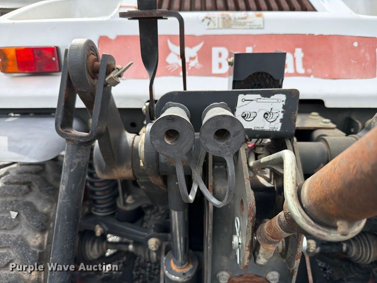image for item FB8213 2015 Bobcat Toolcat 5610 utility vehicle