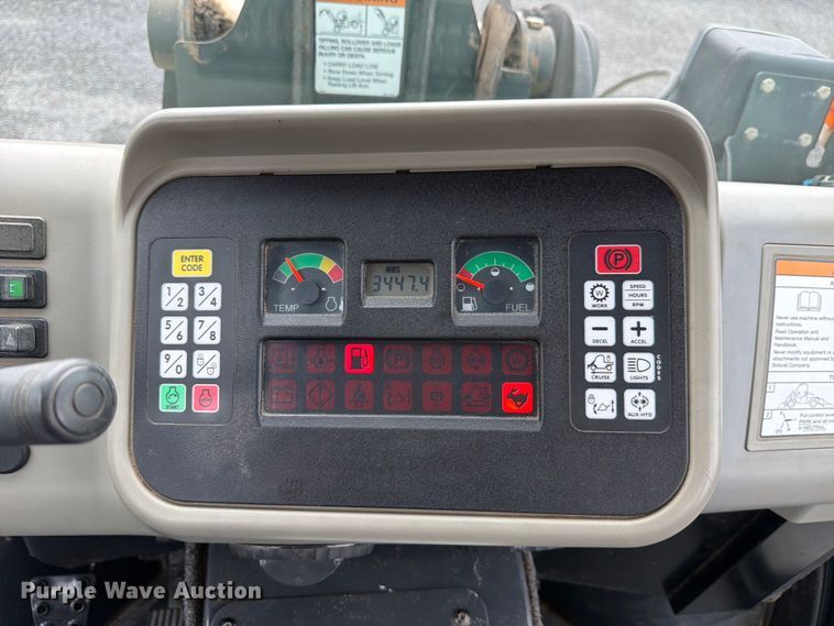 image for item FB8213 2015 Bobcat Toolcat 5610 utility vehicle