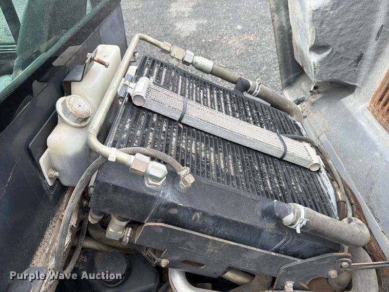 image for item FB8213 2015 Bobcat Toolcat 5610 utility vehicle