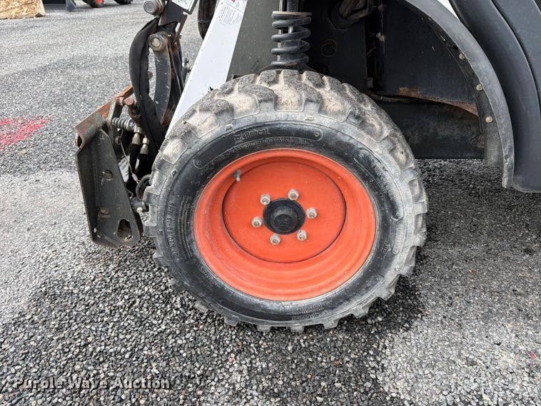 image for item FB8213 2015 Bobcat Toolcat 5610 utility vehicle