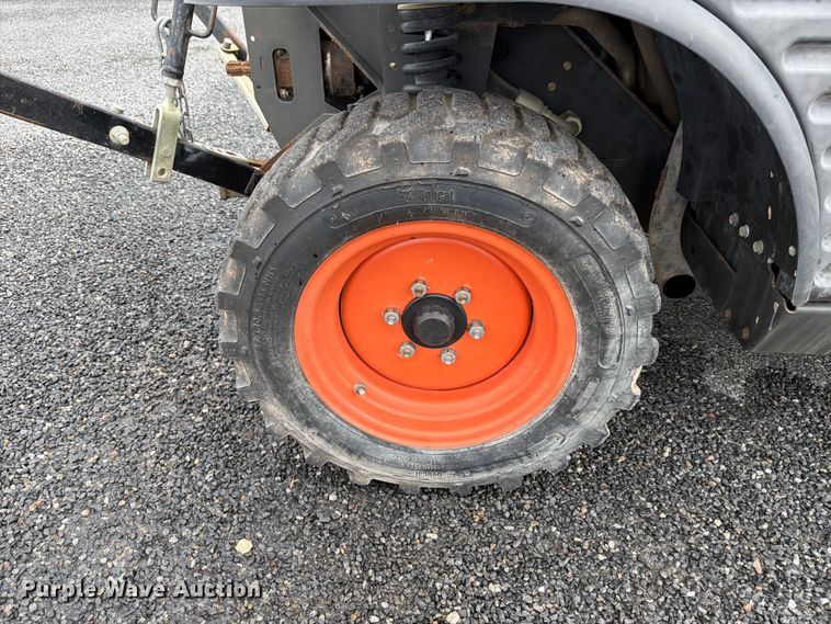 image for item FB8213 2015 Bobcat Toolcat 5610 utility vehicle