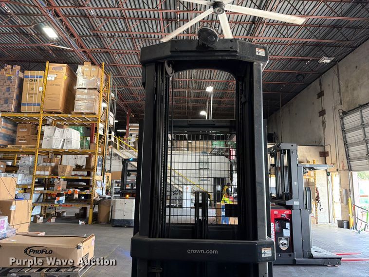 image for item FB8221 2018 Crown SP3520-30 order picker