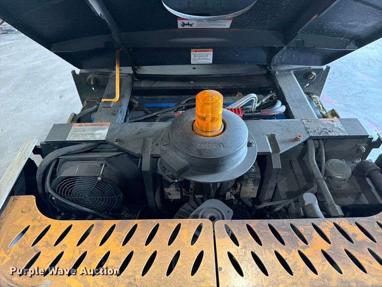 image for item FB8221 2018 Crown SP3520-30 order picker