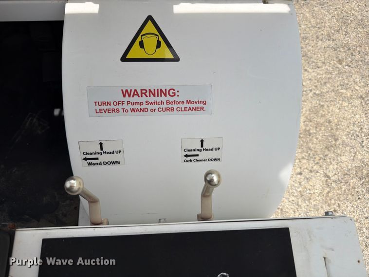 image for item FB8225 Nilfisk-Advance Cyclone 4500 4WS surface cleaner