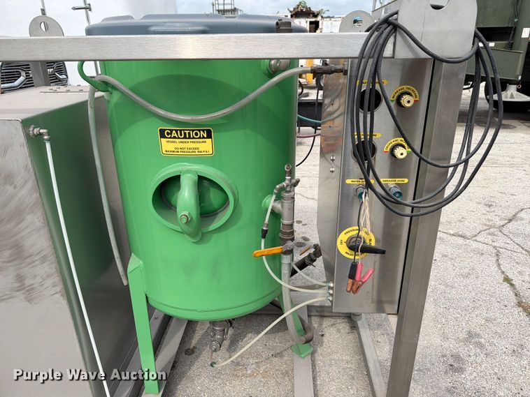 image for item FB8227 2014 Geo-Blaster GB 600 sand blaster
