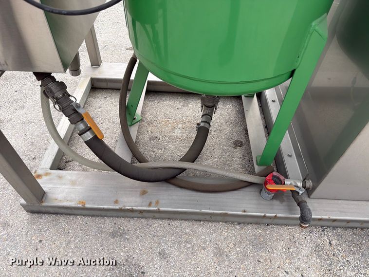 image for item FB8227 2014 Geo-Blaster GB 600 sand blaster