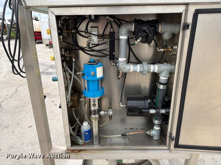 image for item FB8227 2014 Geo-Blaster GB 600 sand blaster