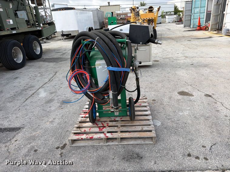 image for item FB8229 Dustless sand blaster