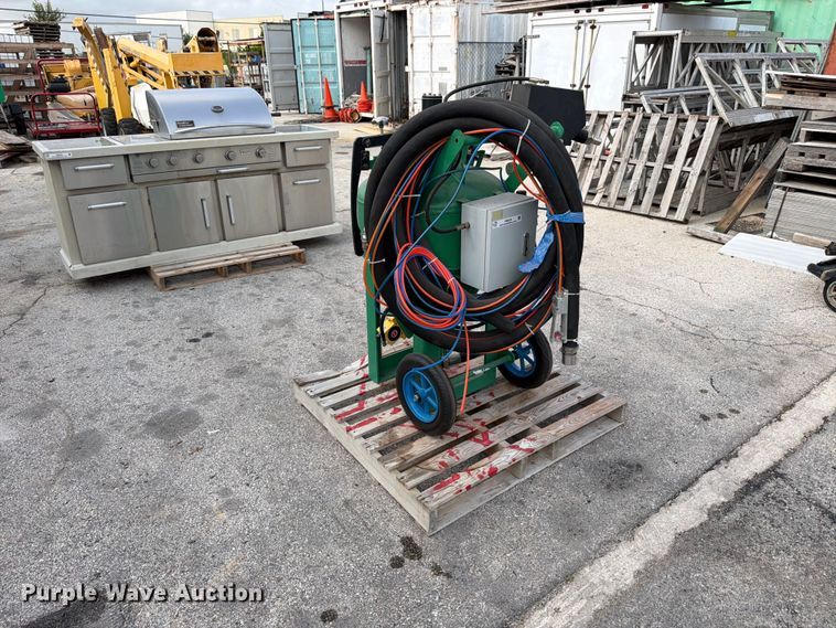 image for item FB8229 Dustless sand blaster