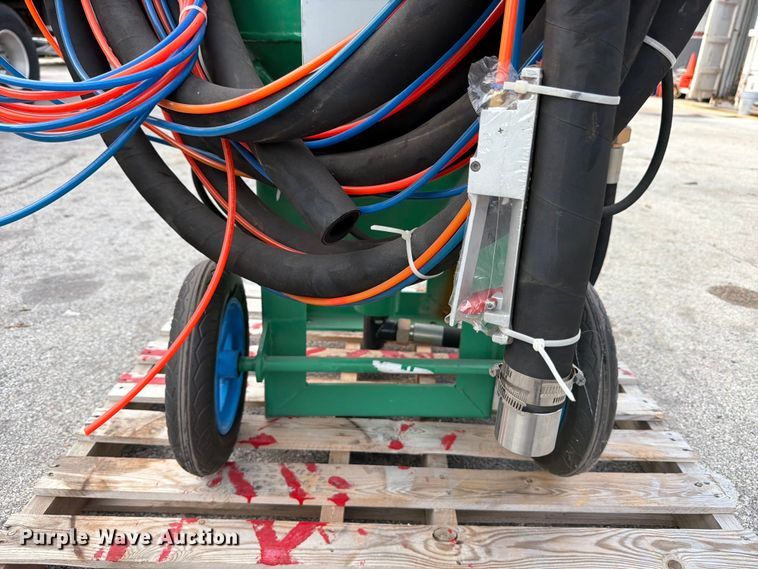 image for item FB8229 Dustless sand blaster
