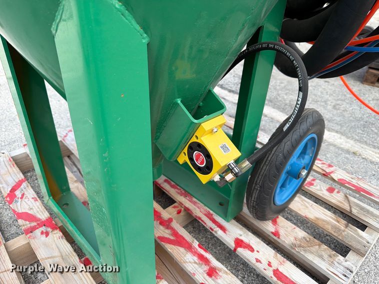 image for item FB8229 Dustless sand blaster