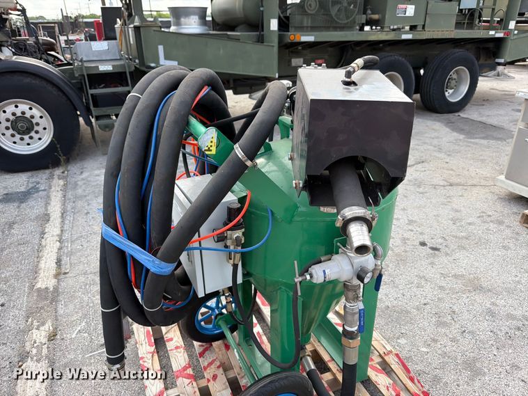 image for item FB8229 Dustless sand blaster