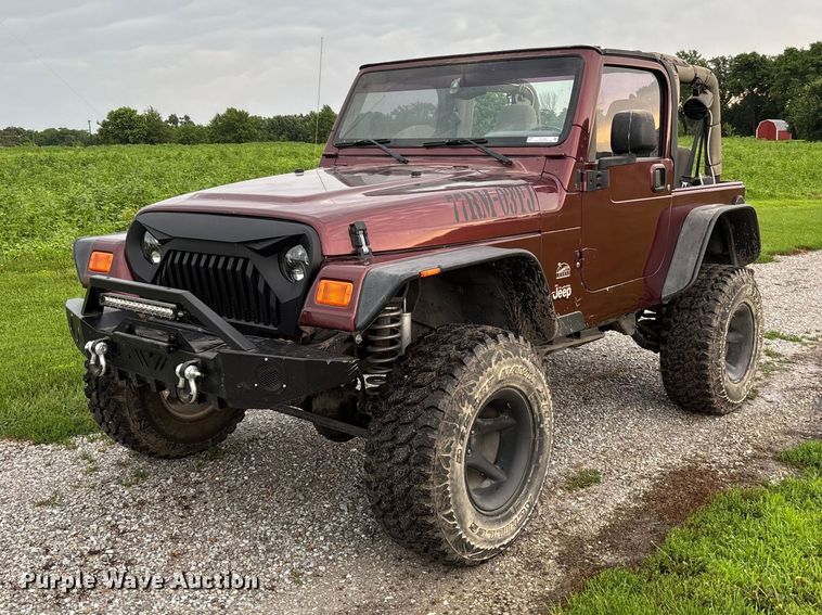 image for item FC1644 2003 Jeep Wrangler TJ Sahara Edition SUV