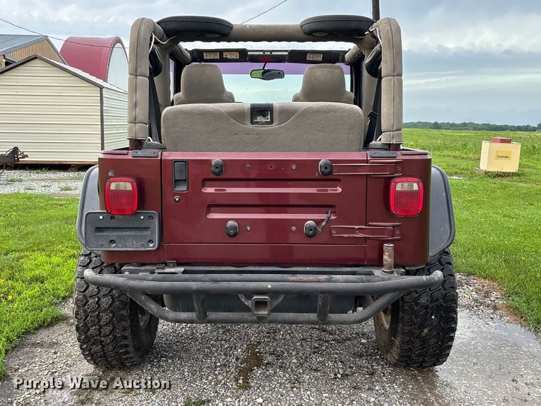 image for item FC1644 2003 Jeep Wrangler TJ Sahara Edition SUV