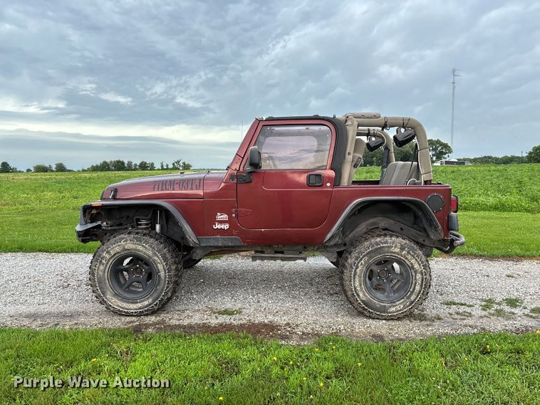image for item FC1644 2003 Jeep Wrangler TJ Sahara Edition SUV