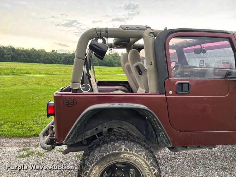 image for item FC1644 2003 Jeep Wrangler TJ Sahara Edition SUV