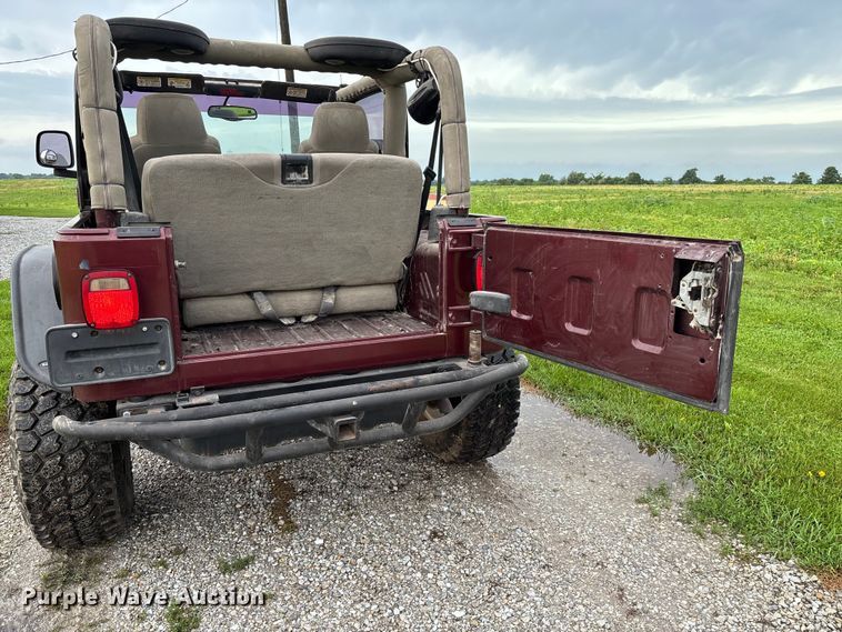 image for item FC1644 2003 Jeep Wrangler TJ Sahara Edition SUV