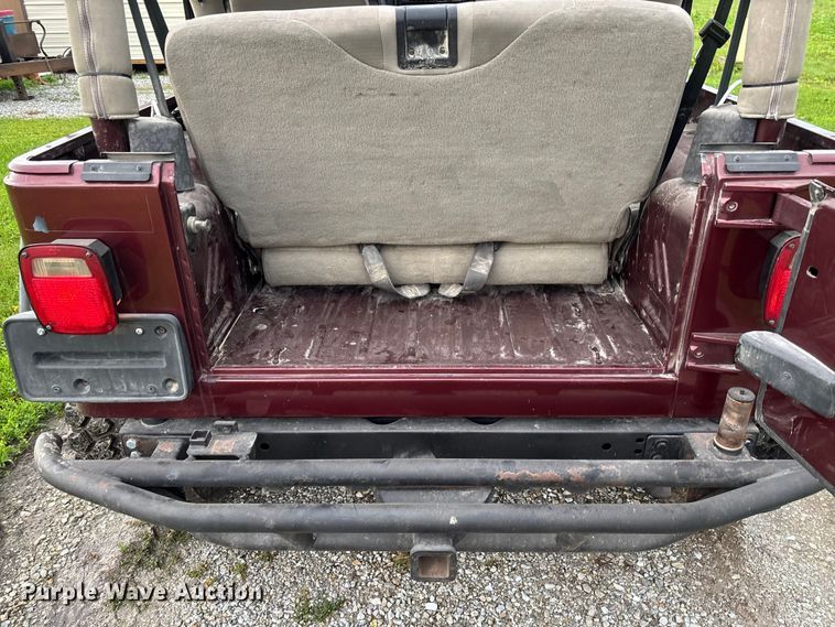 image for item FC1644 2003 Jeep Wrangler TJ Sahara Edition SUV