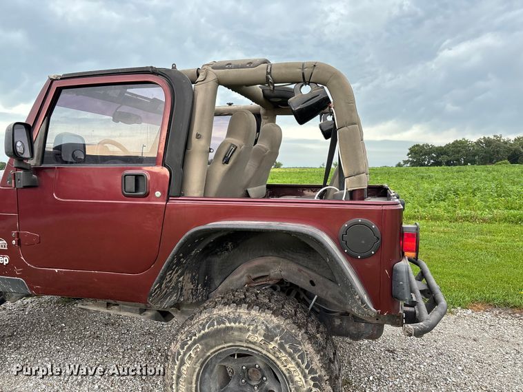 image for item FC1644 2003 Jeep Wrangler TJ Sahara Edition SUV