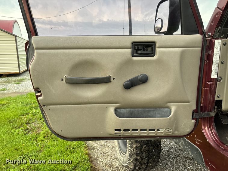 image for item FC1644 2003 Jeep Wrangler TJ Sahara Edition SUV