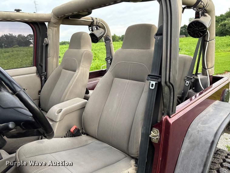 image for item FC1644 2003 Jeep Wrangler TJ Sahara Edition SUV