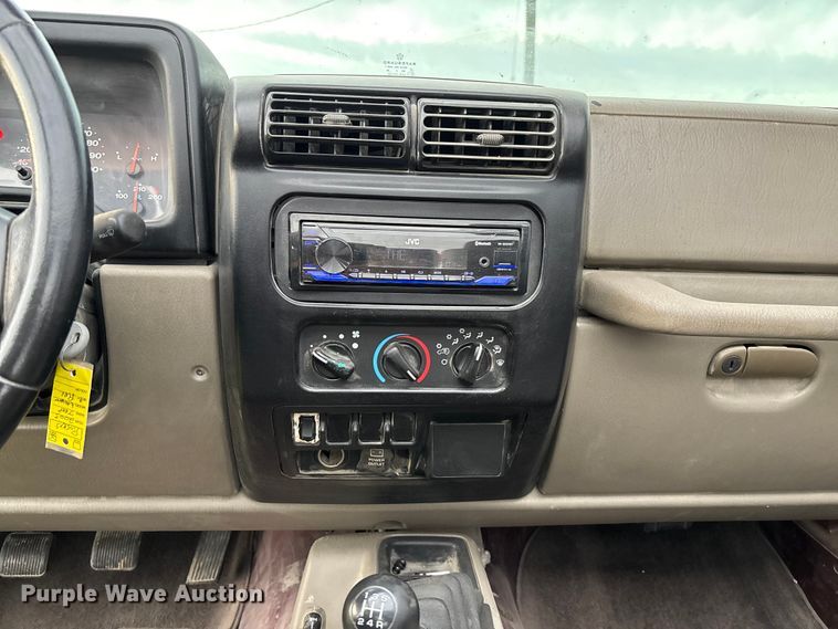 image for item FC1644 2003 Jeep Wrangler TJ Sahara Edition SUV