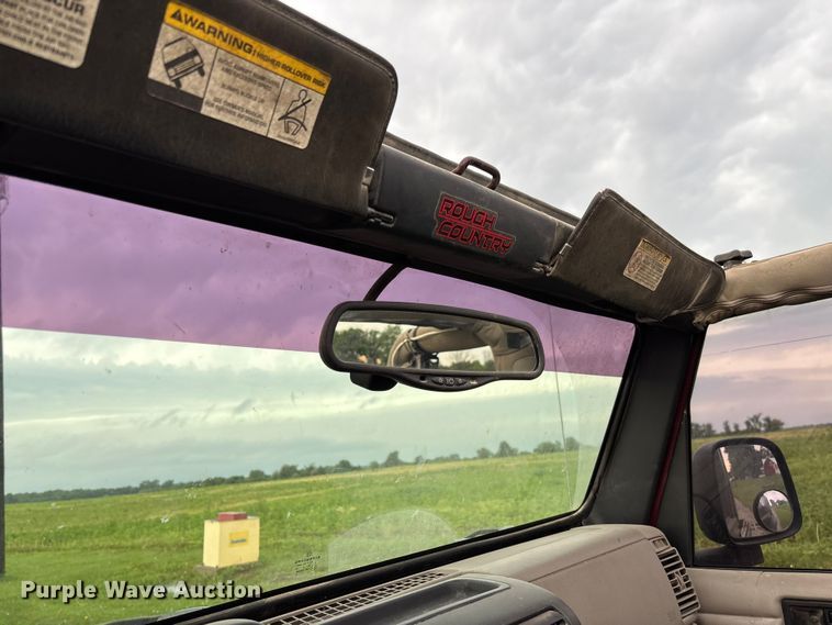 image for item FC1644 2003 Jeep Wrangler TJ Sahara Edition SUV