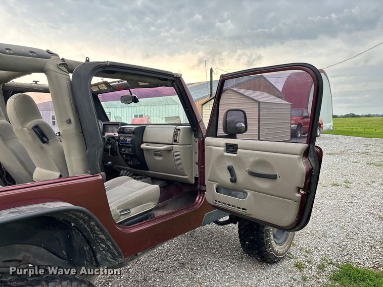 image for item FC1644 2003 Jeep Wrangler TJ Sahara Edition SUV