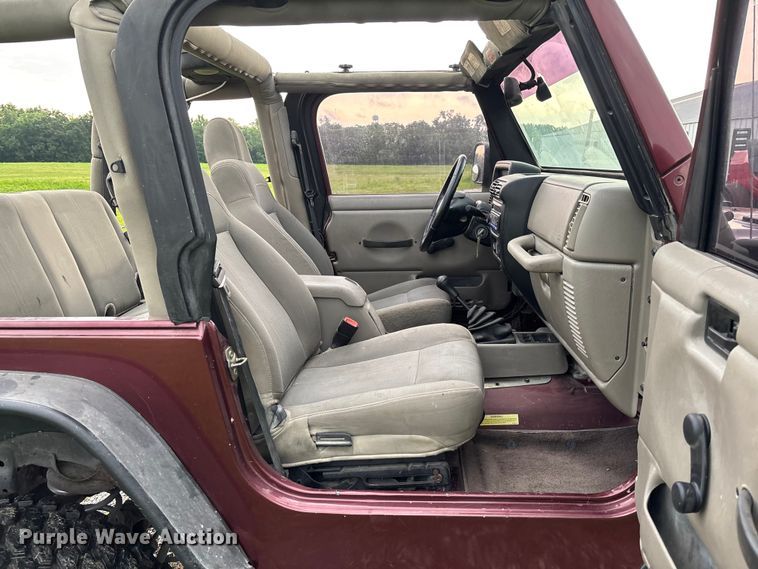 image for item FC1644 2003 Jeep Wrangler TJ Sahara Edition SUV
