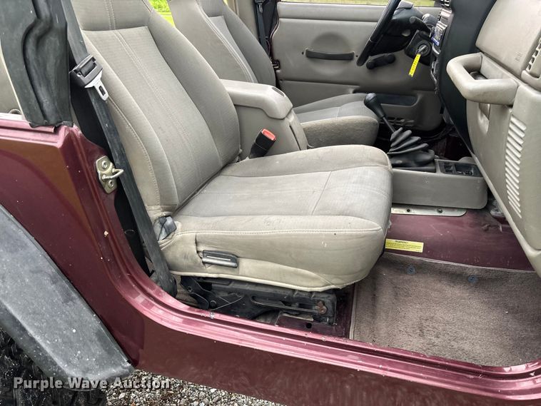 image for item FC1644 2003 Jeep Wrangler TJ Sahara Edition SUV