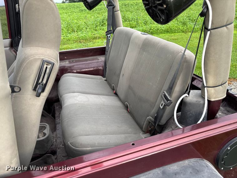 image for item FC1644 2003 Jeep Wrangler TJ Sahara Edition SUV
