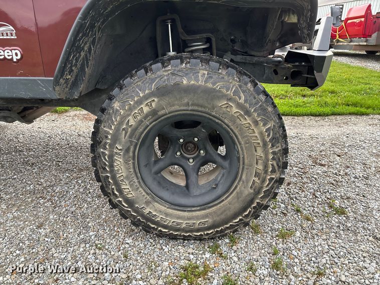 image for item FC1644 2003 Jeep Wrangler TJ Sahara Edition SUV