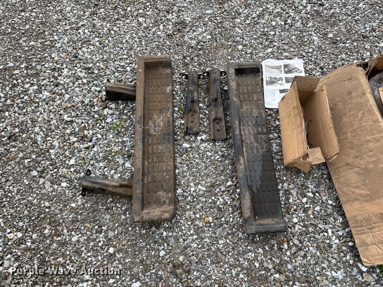 image for item FC1644 2003 Jeep Wrangler TJ Sahara Edition SUV