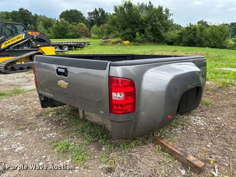 image for item FC1647 Pickup truck bed