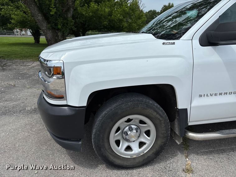 image for item FC1663 2018 Chevrolet Silverado 1500 Ext. Cab pickup truck