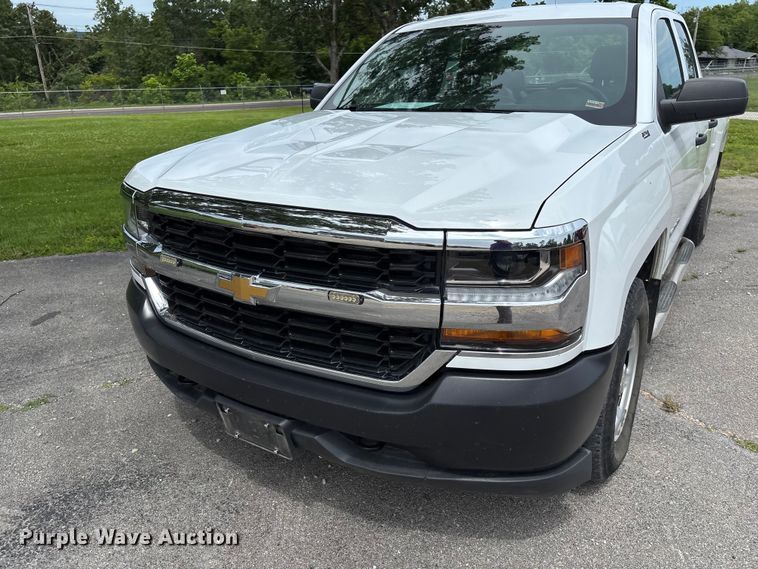 image for item FC1663 2018 Chevrolet Silverado 1500 Ext. Cab pickup truck