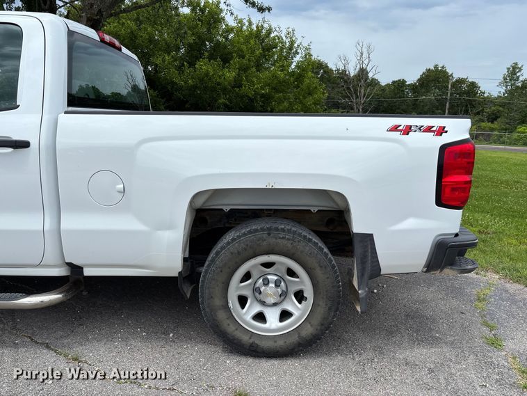 image for item FC1663 2018 Chevrolet Silverado 1500 Ext. Cab pickup truck