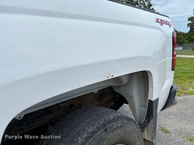 image for item FC1663 2018 Chevrolet Silverado 1500 Ext. Cab pickup truck