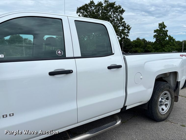 image for item FC1663 2018 Chevrolet Silverado 1500 Ext. Cab pickup truck