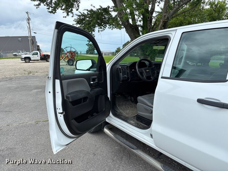 image for item FC1663 2018 Chevrolet Silverado 1500 Ext. Cab pickup truck